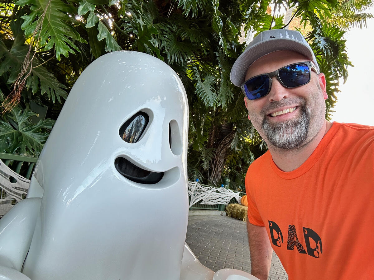 Booo: Main entrance Halloween Party