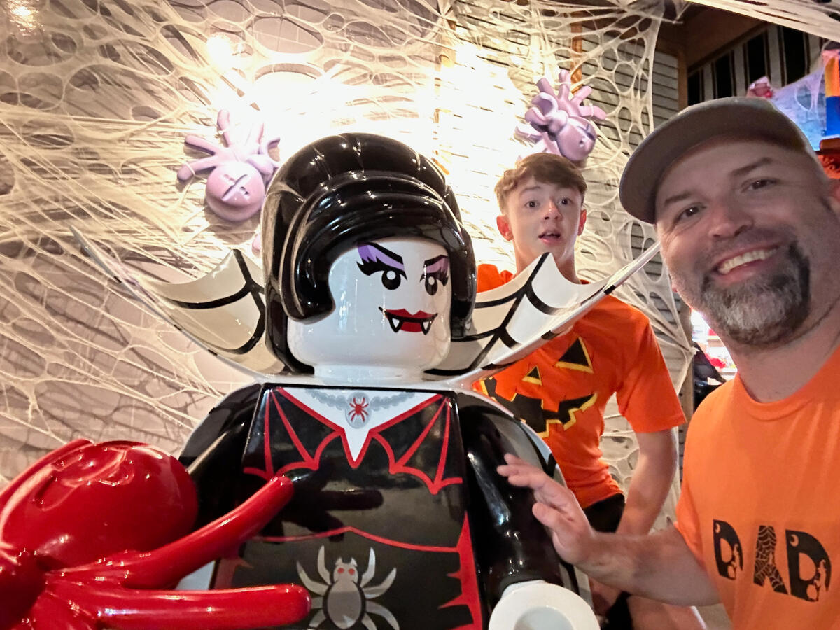 Ms Drakula: Halloween Party